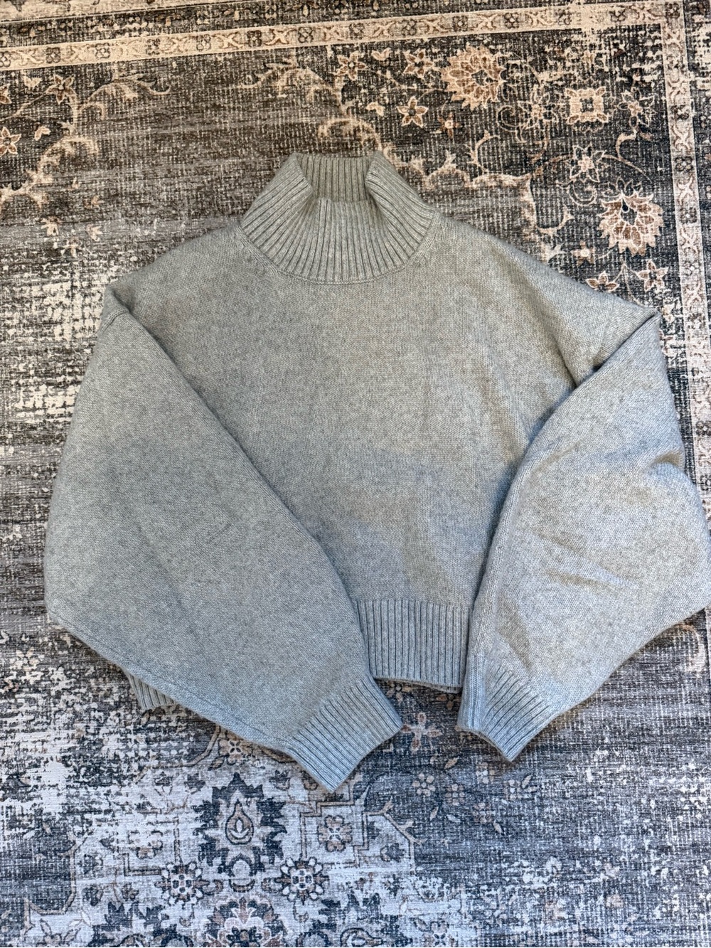 H&M Light Gray Cropped Turtleneck Sweater